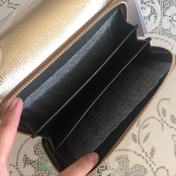 NWT Salvatore Ferragamo Vara Bow Mini Crossbody - Picture 6 of 8